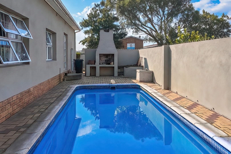 4 Bedroom Property for Sale in Belhar Western Cape
